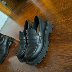 Cosmo 2.0 Patent Leather Loafer
VAGABOND SHOEMAKERS